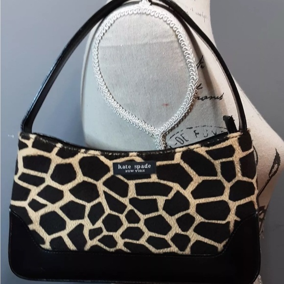 kate spade Handbags - ‼️GIVEAWAY‼️ Kate Spade Black and Tan Giraffe Print Shoulder Bag